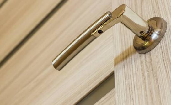 Jakie są najnowsze rozwiązania technologiczne w drzwiach porta zakopiańska?