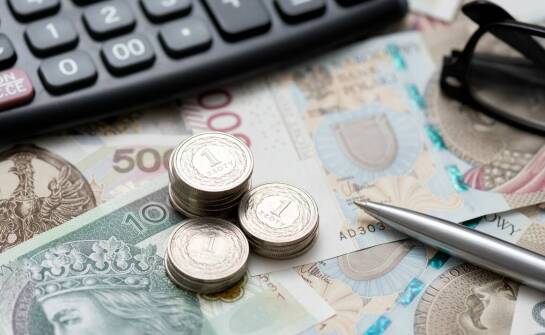 Jak kalkulator przelewów pomaga w planowaniu transakcji z Anglii do Polski?