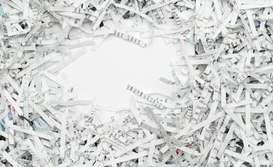 Dlaczego warto inwestować w profesjonalne niszczenie dokumentów?