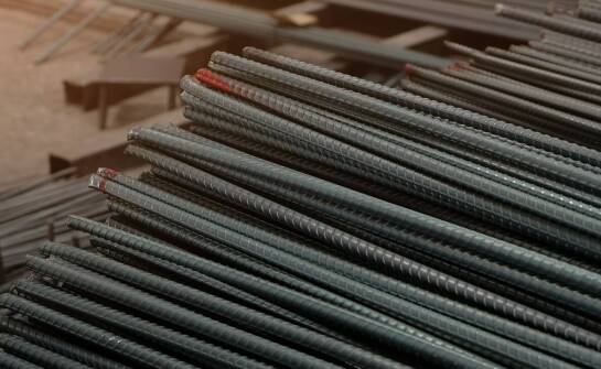 Jakie innowacje w materiałach budowlanych są najbardziej skuteczne na terenach o restrykcyjnym dostępie?