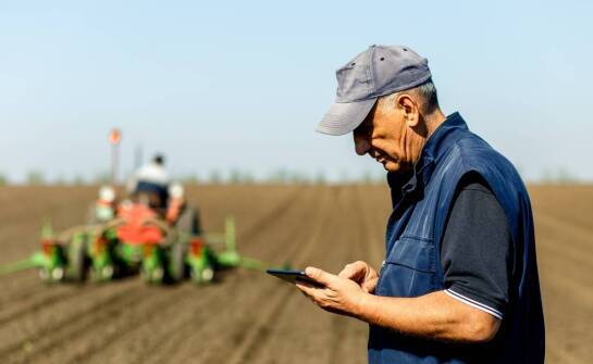 Nowoczesne technologie nawigacyjne a oszczędności w gospodarstwach