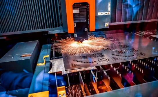 Zastosowanie gięcia blachy w produkcji skomplikowanych komponentów stalowych