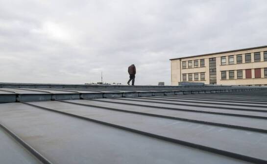 Jak nowoczesne technologie wpływają na efektywność naprawy dachów warszawa?