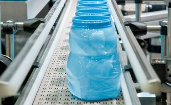Automatyczne linie pakujące a ochrona produktów podczas transportu napojów