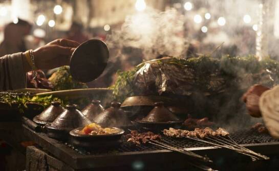 Jak grill kulisty wpływa na smak potraw?