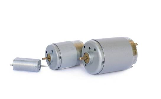 Porównanie: silnik bezszczotkowy 12v 300w kontra inne typy silników