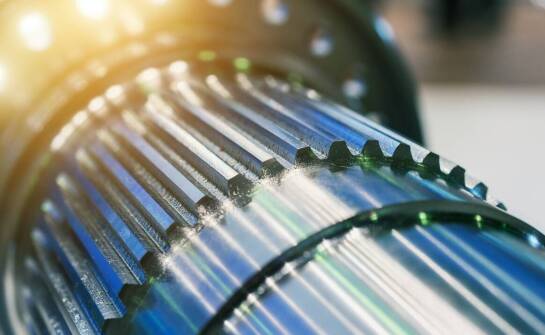 Jakie są zalety stosowania wibratorów turbinowych w przemyśle?