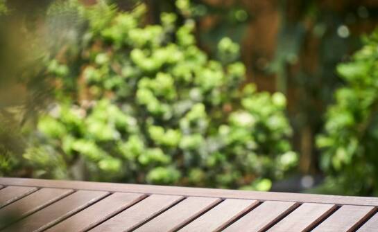 Jakie właściwości powinny mieć taśmy samoprzylepne do zastosowań zewnętrznych?