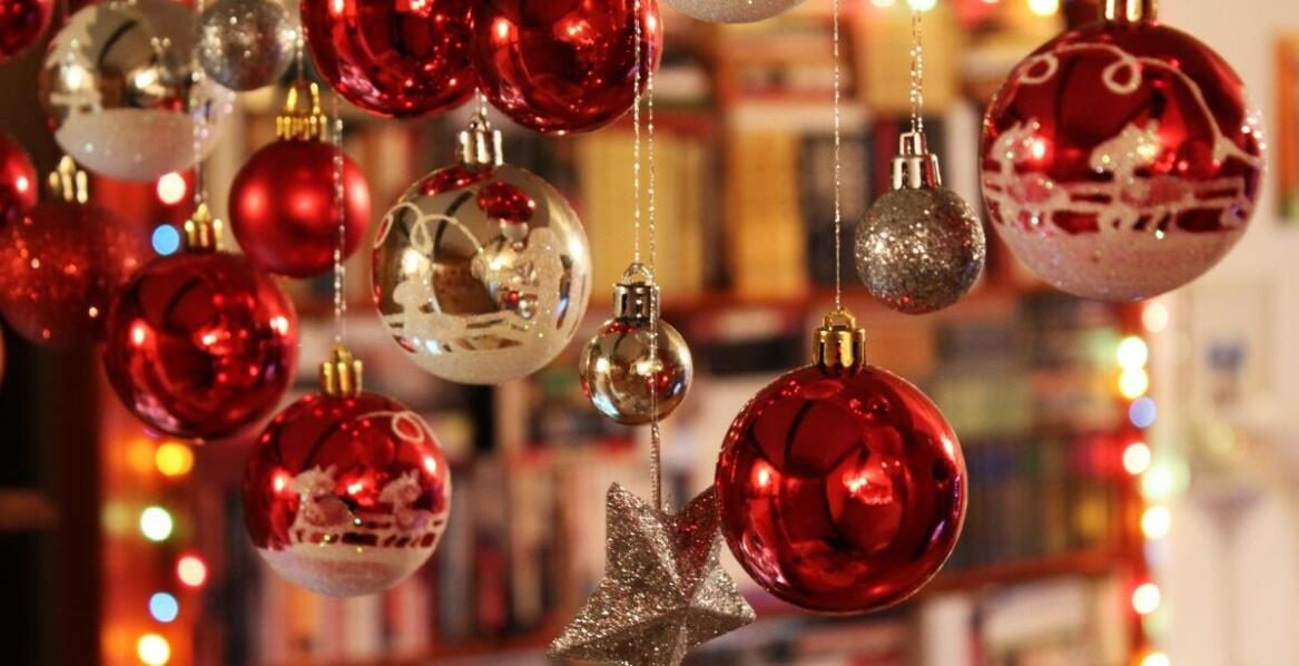 Promocje książkowe na najpiękniejsze święto – jak zaoszczędzić na ulubionych tytułach?