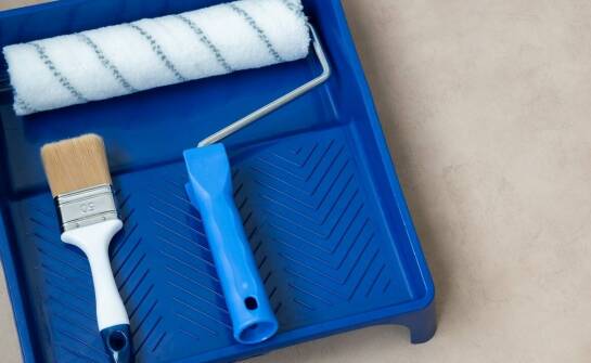 Poradnik: Jak prawidłowo przygotować narzędzia do malowania, aby uzyskać gładkie wykończenie