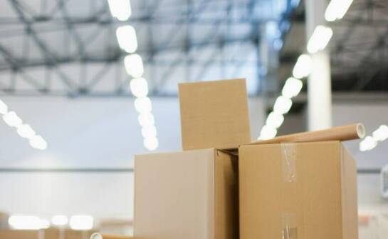 Jak koperty kurierskie przyczyniają się do redukcji kosztów logistyki?