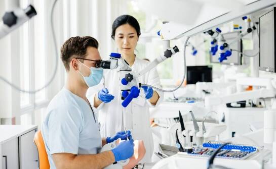 Jak bonding wspiera proces odbudowy uzębienia w stomatologii estetycznej?