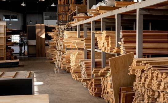 Lamelki stolarskie – jak dostosować ich ilość i opakowanie do potrzeb klienta?