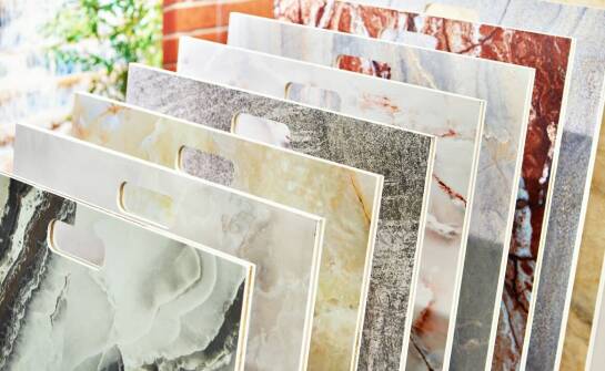 Porównanie technik montażu płyt kamiennych na elewacji