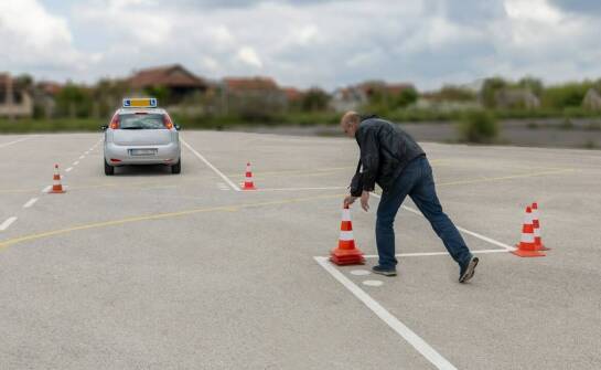 Jak osk lekcja toruń pomaga kursantom w doskonaleniu umiejętności praktycznych?