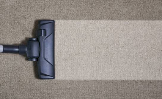 Efektywność odkurzaczy pionowych w porównaniu do innych typów odkurzaczy