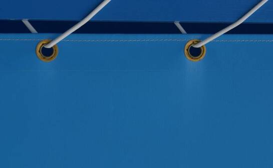 Jakie materiały są najlepsze do produkcji trwałych banerów ledowych?