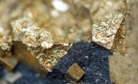 Sztabka złota kupno: różnice między nowymi a używanymi sztabkami