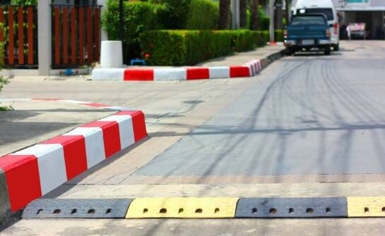 Separator drogowy betonowy w kontekście efektywności kosztowej inwestycji