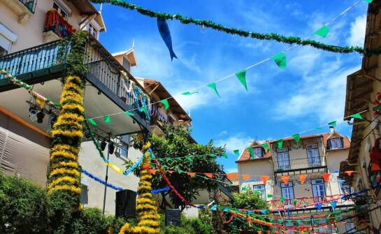 Jak organizacja festiwali wpływa na rozwój kulturalny miasta?