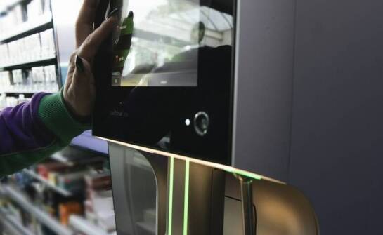 Jak monitory dotykowe rewolucjonizują przestrzenie publiczne?