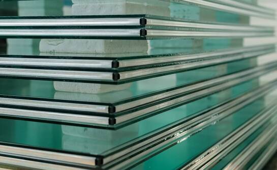 Wybór odpowiednich profili do zabudów szklanych – co warto wiedzieć?
