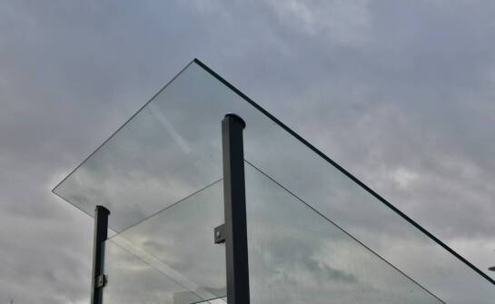 Parapety z glazury: jakie mają zastosowanie w budownictwie ekologicznym?