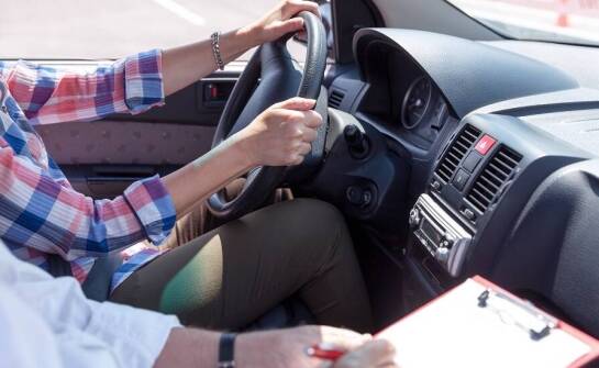 Jakie są zalety nauki jazdy w nowoczesnym ośrodku szkoleniowym?