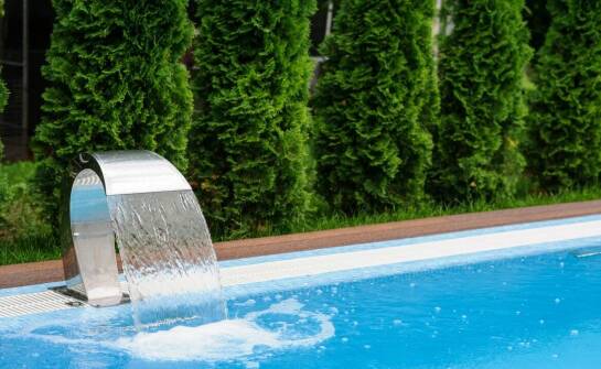 Różnorodność funkcji w basenach z przeciwprądem: co warto wiedzieć?