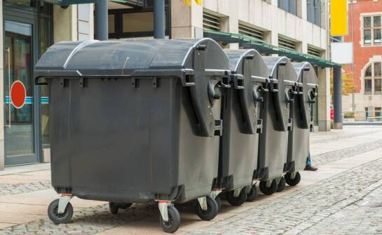 Zastosowanie kontenerów metalowych samowyładowczych w różnych sektorach przemysłu