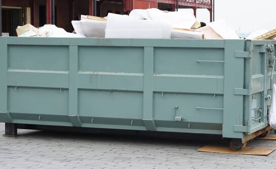 Jak kontenery stalowe samowyładowcze mogą poprawić organizację pracy w zakładzie?