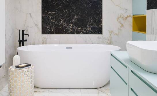 Porady dotyczące aranżacji łazienek z płytkami hiszpańskimi