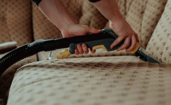 Usługi prania dywanów z odbiorem – co warto wiedzieć przed zamówieniem?