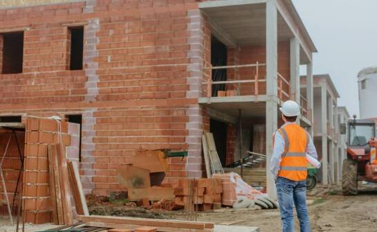 Rola bieżących przeglądów technicznych w utrzymaniu wartości nieruchomości