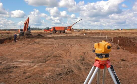 Jakie są zalety korzystania z usług niwelacji terenu?