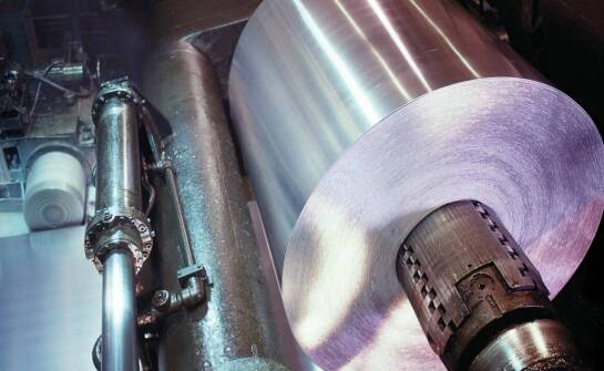 Jak prostowanie blach na walcach wspiera zrównoważony rozwój przemysłu?