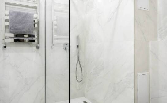 Jakie akcesoria wybrać do zestawu podtynkowego WC Cersanit Caspia S701 321?