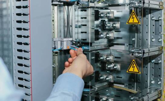 Dlaczego warto kupować aparaturę pomiarowo-testową dla telekomunikacji online?