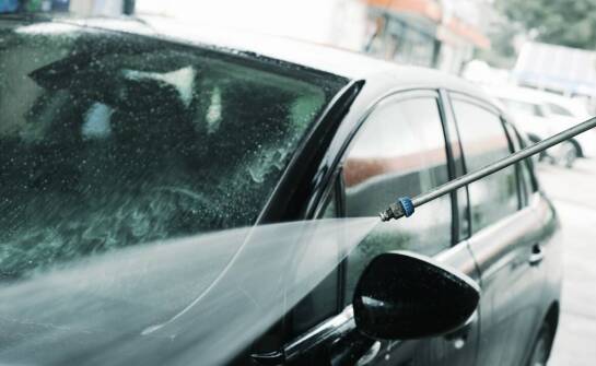 Myjnia samochodowa we Wrocławiu – jak wybrać ofertę najlepiej dopasowaną do potrzeb?