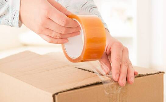 W jaki sposób taśma samoprzylepna brązowa może zwiększyć efektywność operacyjną w firmie?