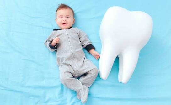 Jakie są najczęstsze problemy stomatologiczne u niemowlaków i jak im zapobiegać?