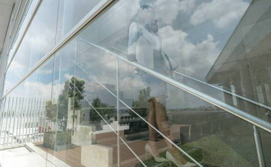 Odporność na korozję schodów zewnętrznych ze stali nierdzewnej: klucz do długowieczności