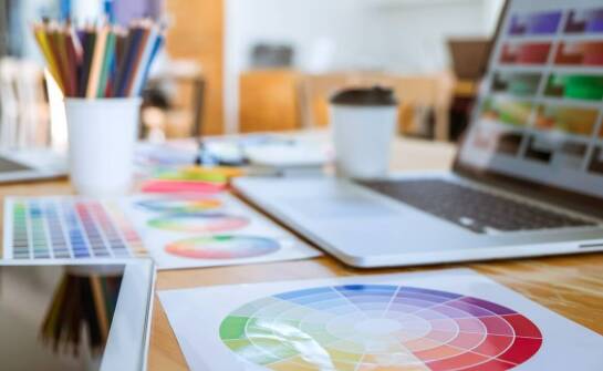 Zastosowanie promonova w projektowaniu gadżetów reklamowych