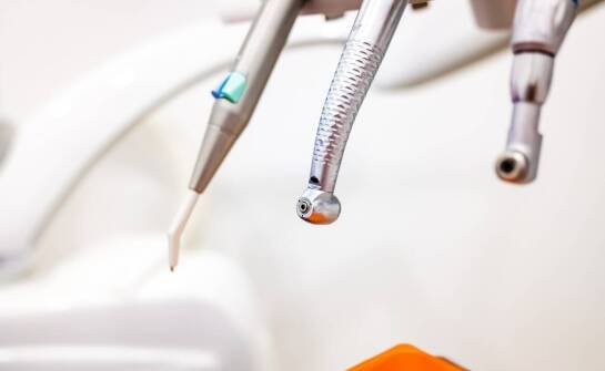 Zalety wykorzystania podtlenku azotu w nowoczesnej endodoncji