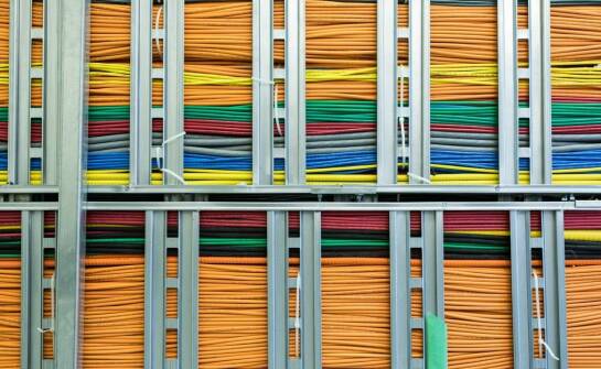 Przewody jednożyłowe w nowoczesnych systemach telekomunikacyjnych