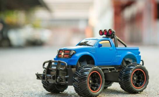 Zastosowanie barwników i pigmentów w personalizacji modeli samochodowych