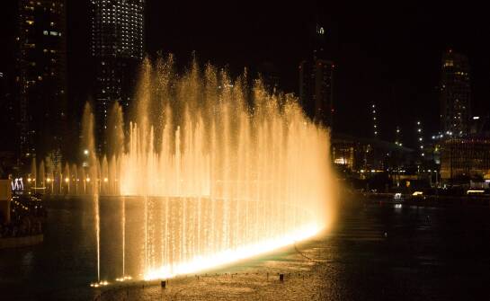 Jakie korzyści niosą parkowe fontanny dla społeczności lokalnych?