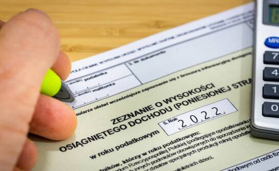 E-legitymacje a tradycyjne legitymacje: zalety cyfrowego podejścia