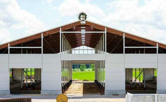 Wpływ mat do boksu na zmniejszenie hałasu w stajni