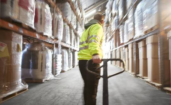 Jak producent folii stretch wpływa na optymalizację procesów logistycznych?